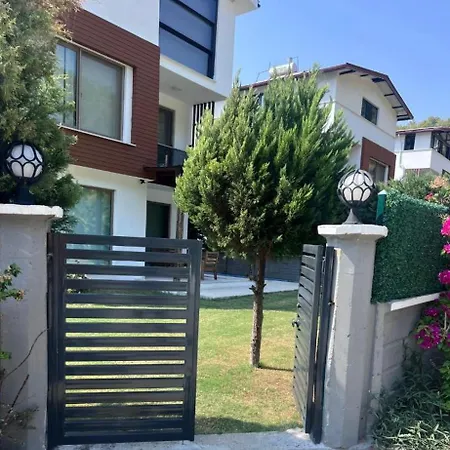 Villa Lamia